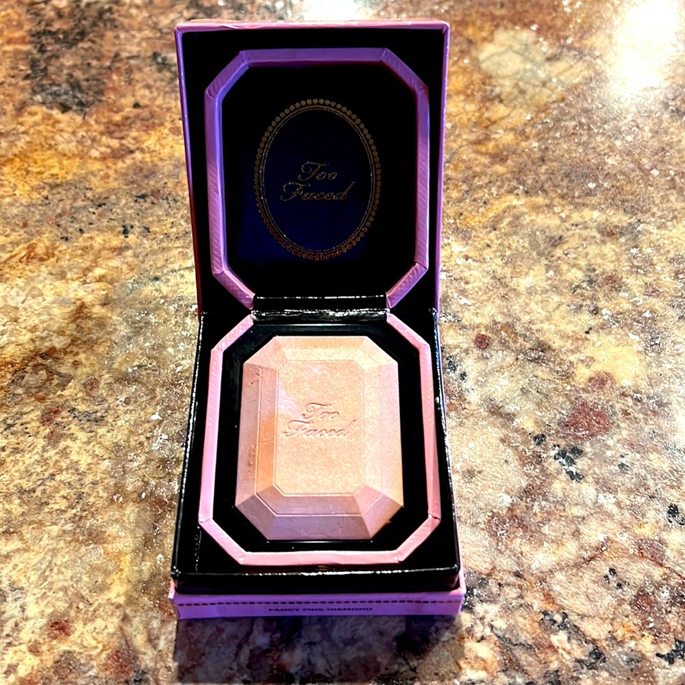 ❤️Too Faced Highlighter❤️